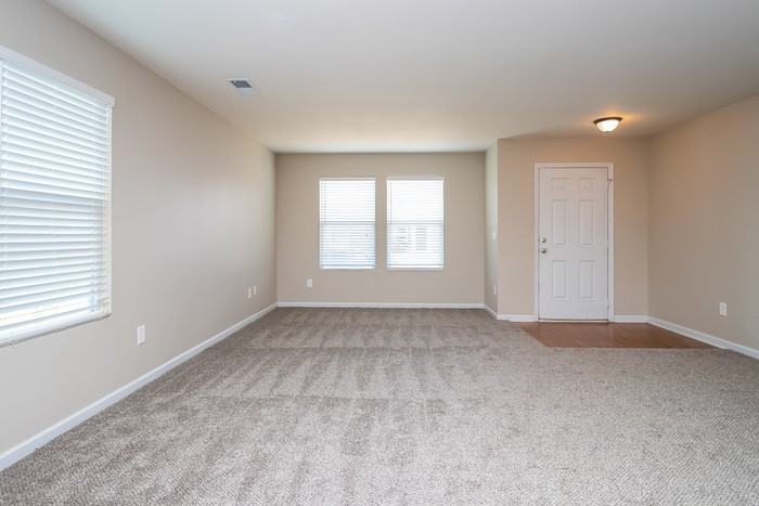 132 Whitestone Dr NE - Photo 2 of 8