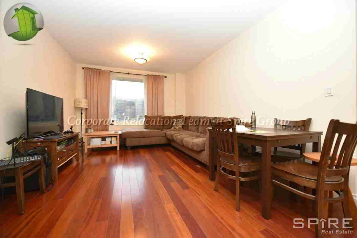 30-85 Vernon Blvd #3F - Photo 2 of 8