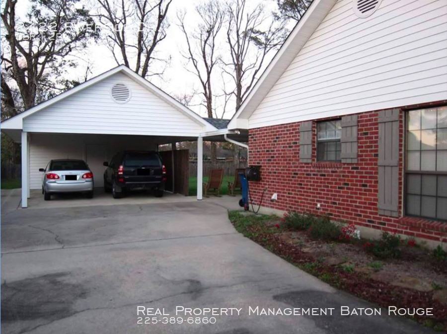 2422 Riverside Dr - Photo 2 of 9