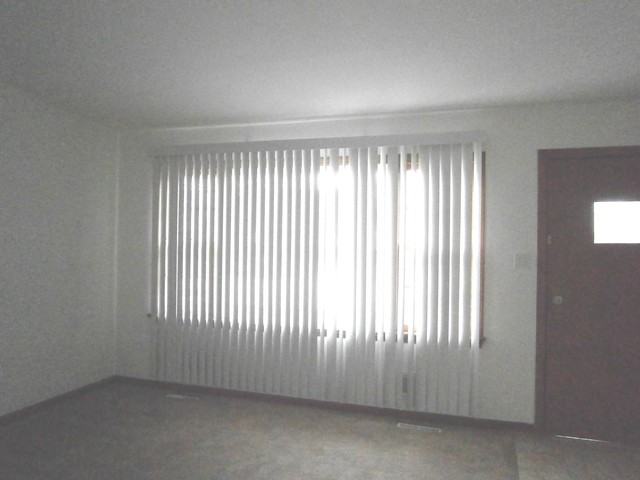 11610 S Knox Ave - Photo 2 of 16