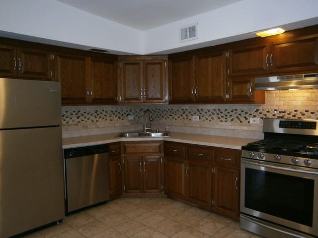 11610 S Knox Ave - Photo 3 of 16