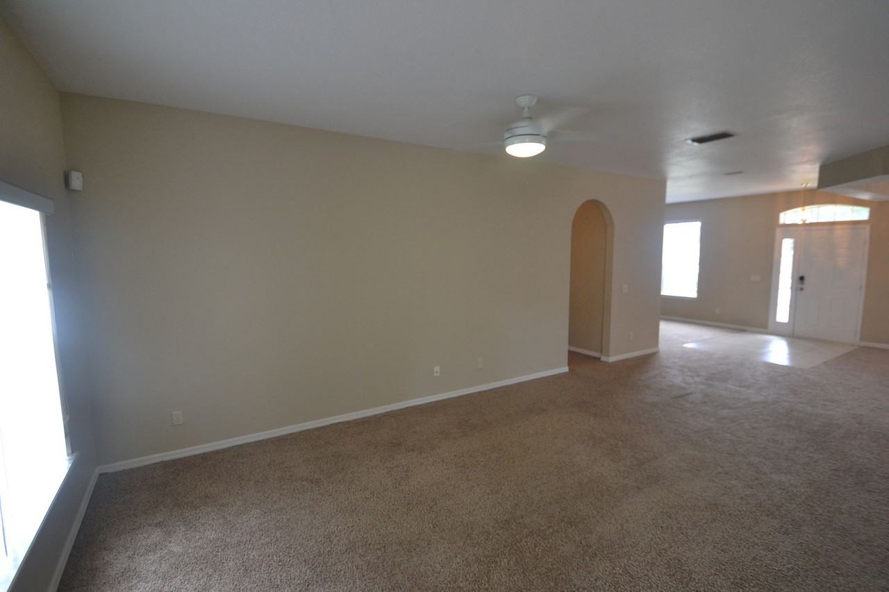 1545 Sarus Ave - Photo 2 of 14