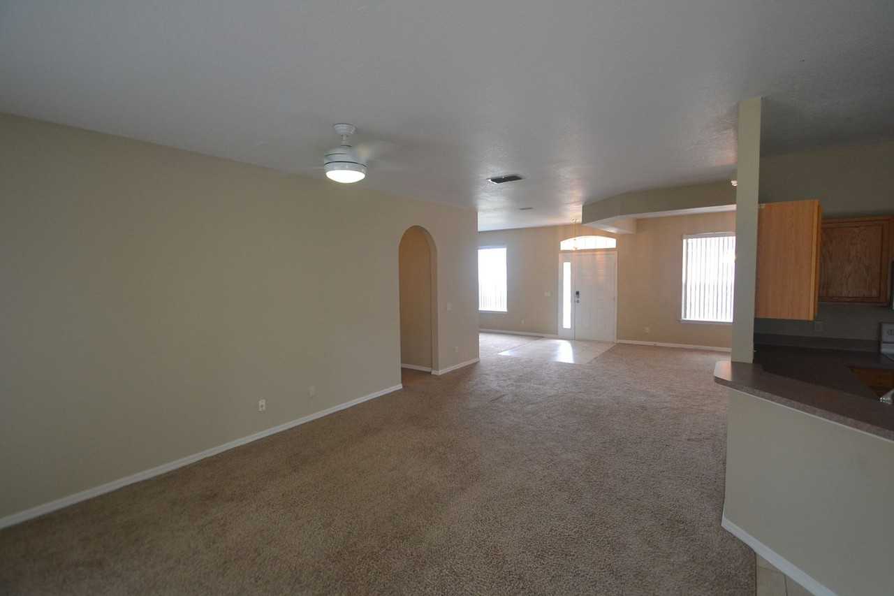 1545 Sarus Ave - Photo 3 of 14