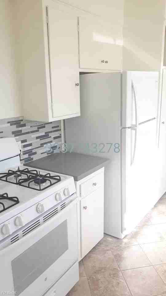 5335 Vantage Ave - Photo 3 of 32