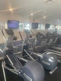 10 Seaport Dr - Photo 3 of 8