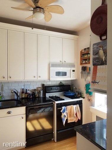 70 Strawberry Hill Avenue - Photo 3 of 9