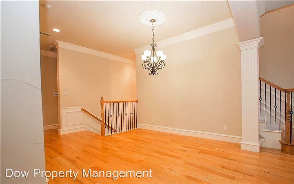 632 Rockingham Dr - Photo 3 of 25