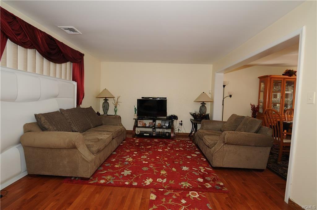 32 Ossman Ct - Photo 3 of 26