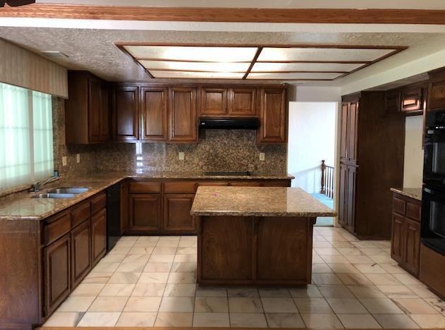 5474 N D St - Photo 2 of 5