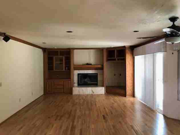 5474 N D St - Photo 3 of 5