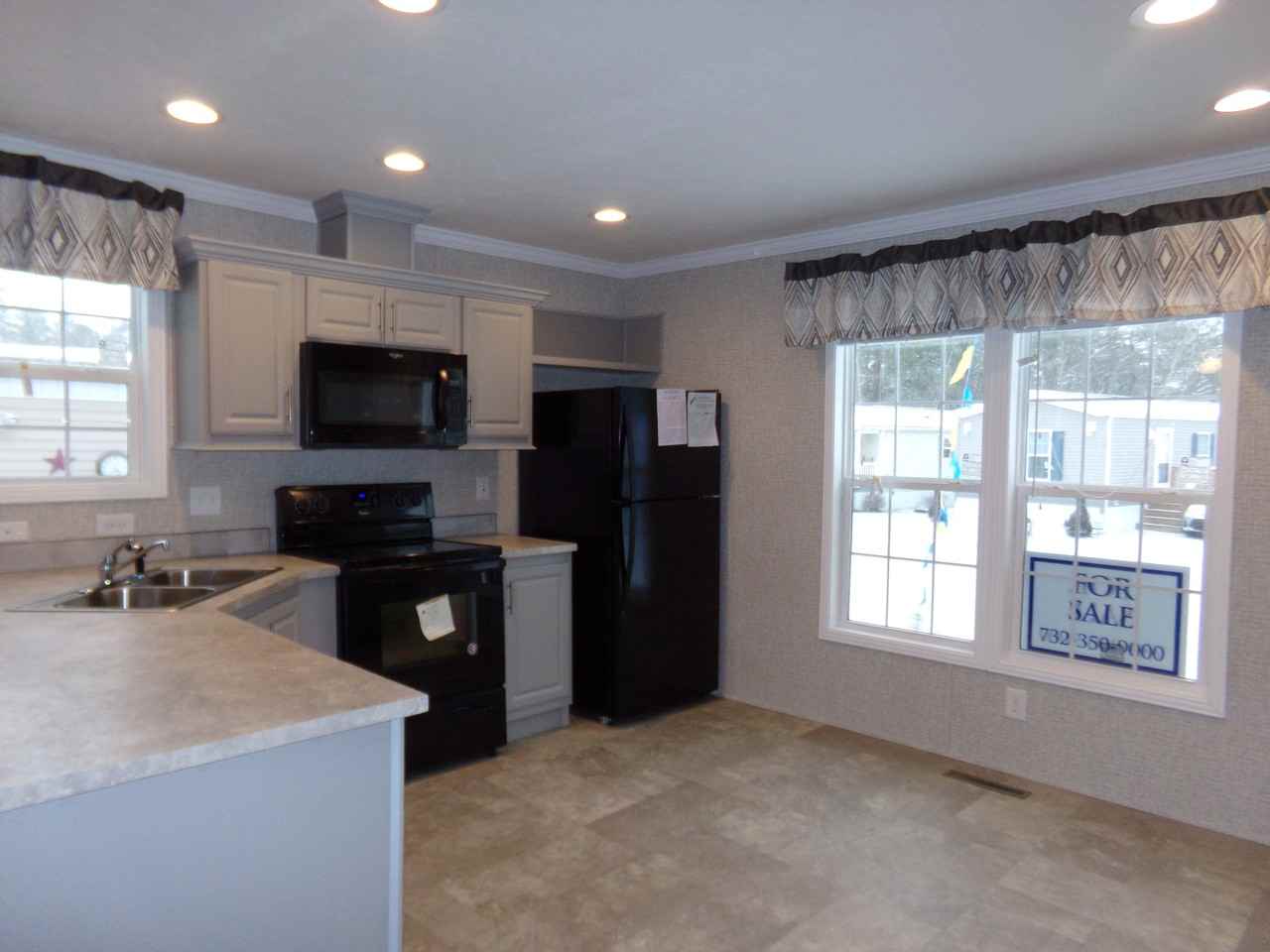 37 Raccoon Ave - 55+ age qualified community - Photo 3 of 20