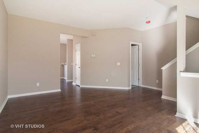 1325 Chestnut Ln - Photo 3 of 10