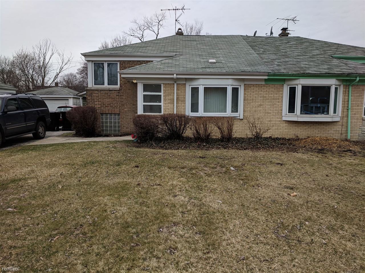 9748 S Crandon Ave - Photo 2 of 12