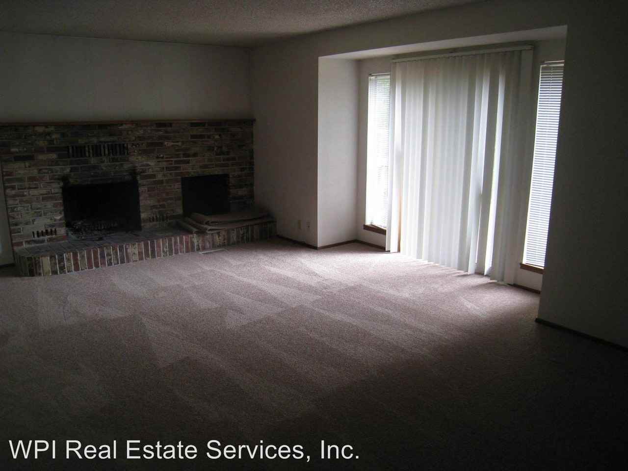 19509 88th Ave W - Photo 2 of 5