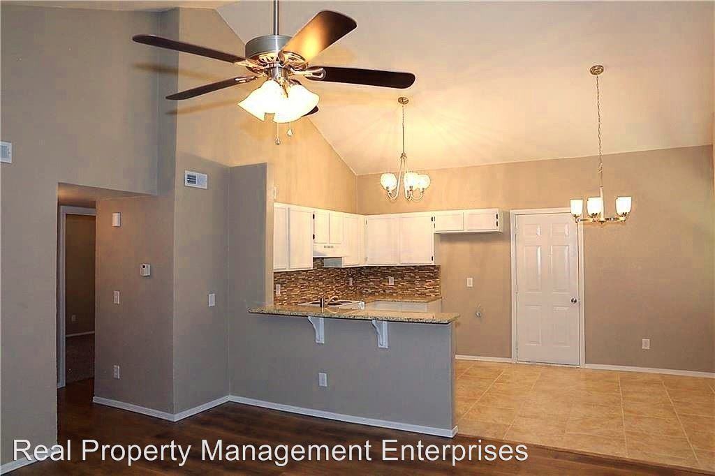 1104 SW 101st St - Photo 3 of 12