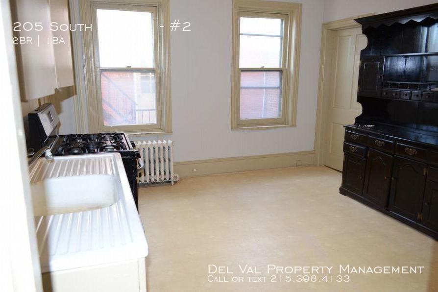 205 South Ave - Photo 3 of 8