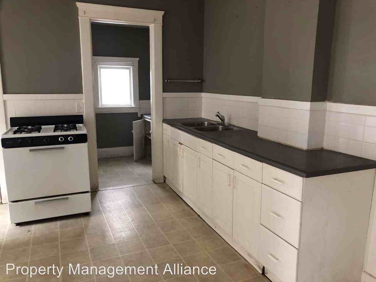 102-104 2nd St - Photo 3 of 5