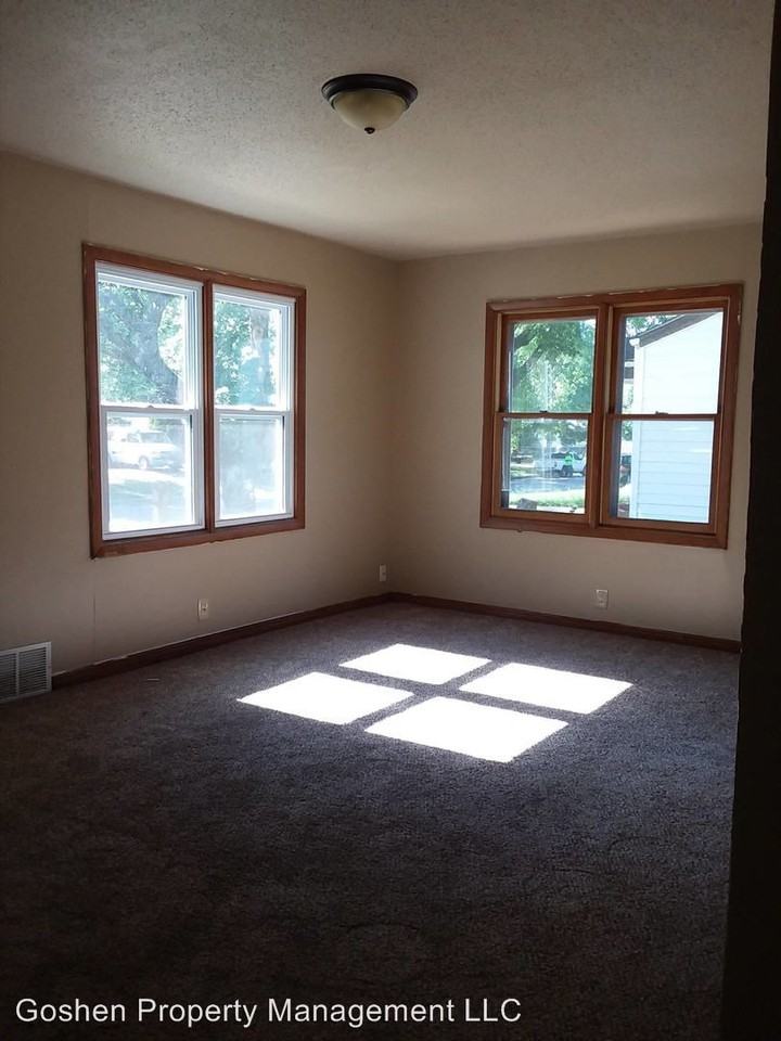 2412 Hood St - Photo 2 of 6