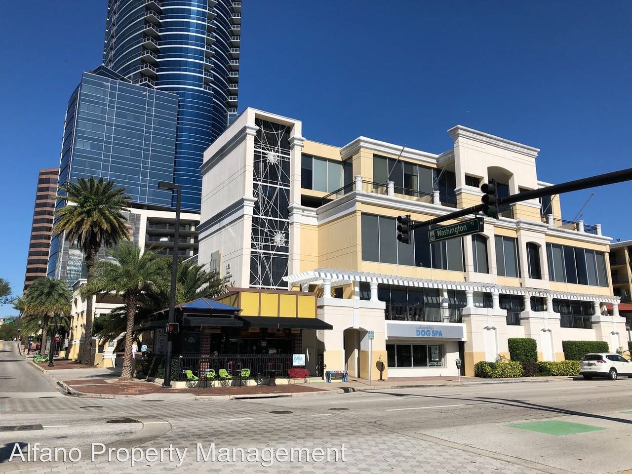 151 E Washington St #517