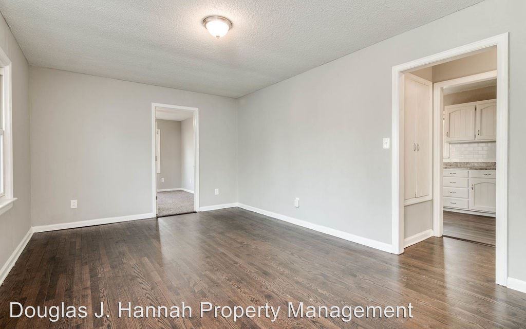 1327 N Osage St - Photo 3 of 13