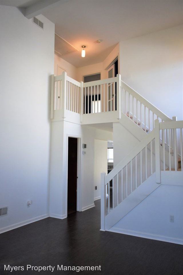 115 Trafalgar Dr - Photo 2 of 10