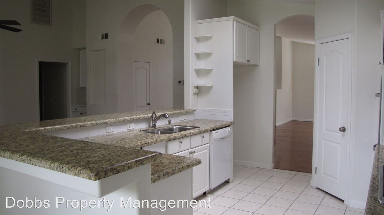 15610 Clarisse St - Photo 3 of 24