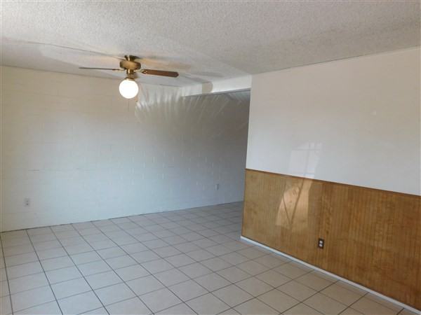 1514 W Knox St - Photo 3 of 4