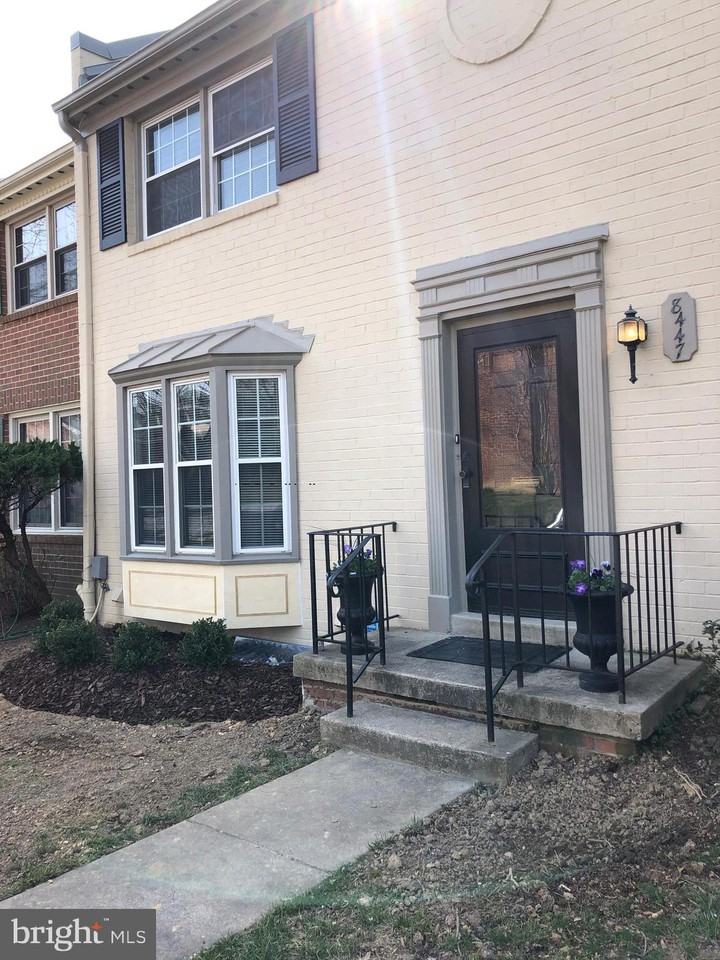 8447 Lakinhurst Ln - Photo 2 of 36