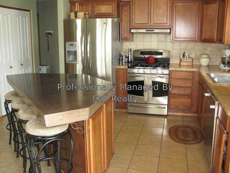 741 S Evergreen Dr - Photo 3 of 16