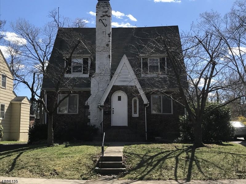 126 Greenwood Dr - Photo 3 of 18