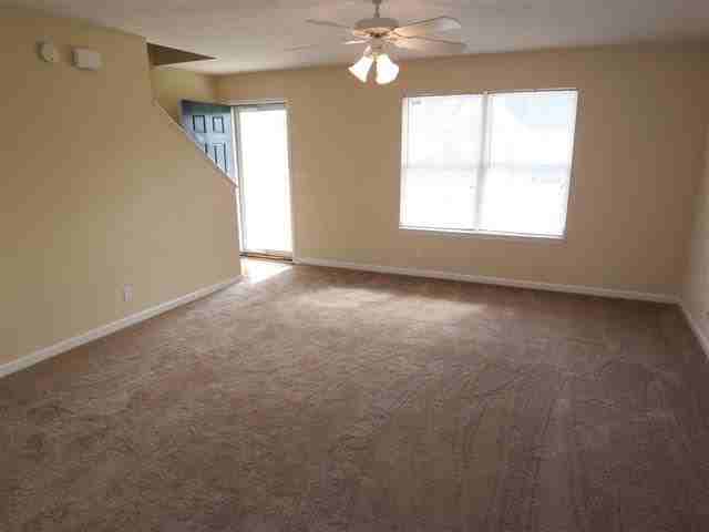 1135 Eastwoods Dr - Photo 3 of 8
