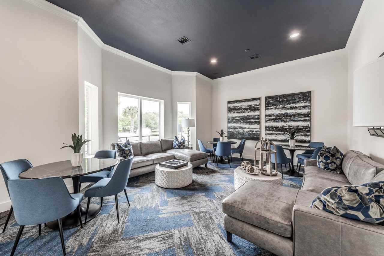 Lakeside - Photo 4 of 10