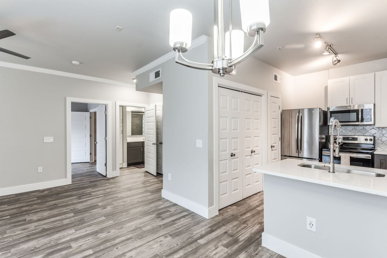 Lakeside - Photo 5 of 10