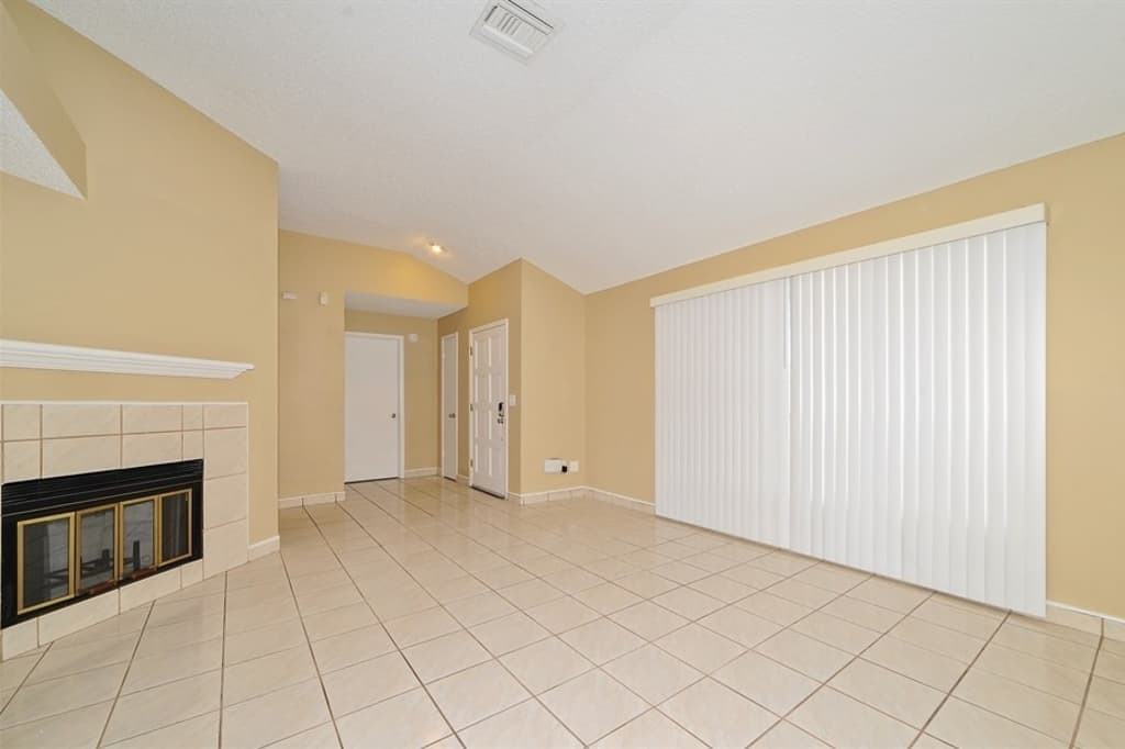 8714 Somersworth Pl - Photo 2 of 20