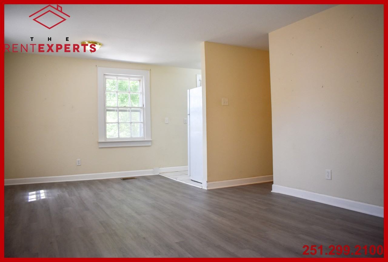 10 Kenneth Street #C - Photo 3 of 7