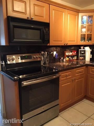 KINGS CREEK SO CONDO - Photo 2 of 18