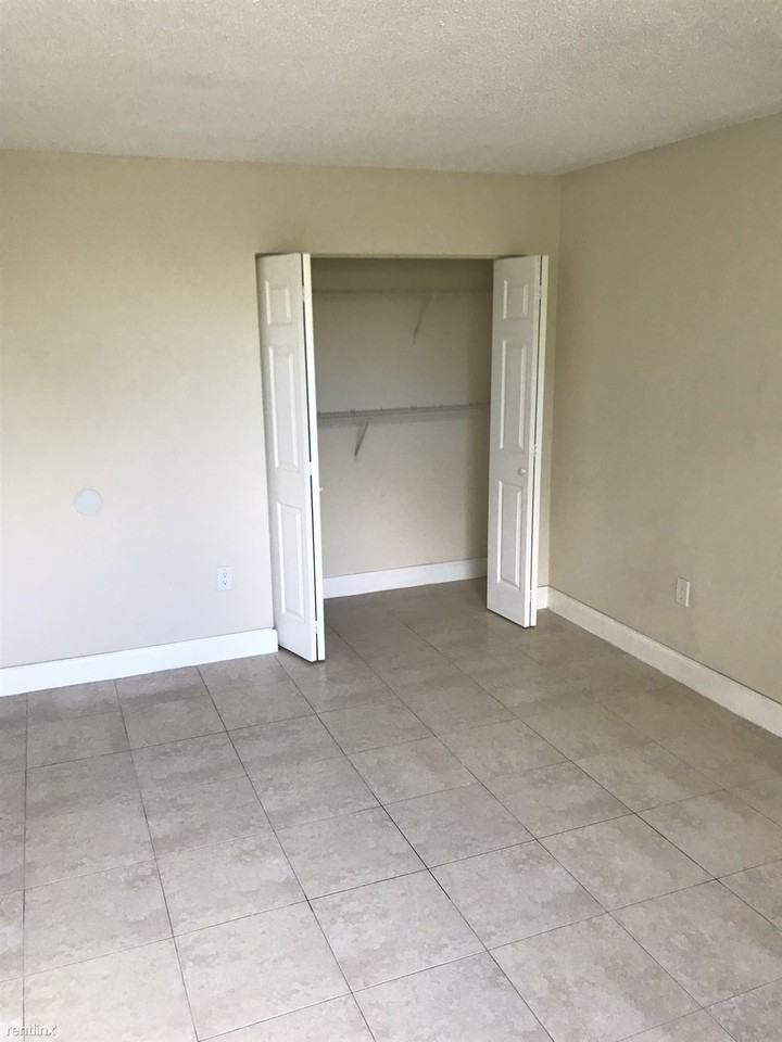 Gardens of Kendall South - Photo 3 of 10