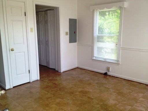 372 Eaton St - Photo 3 of 8