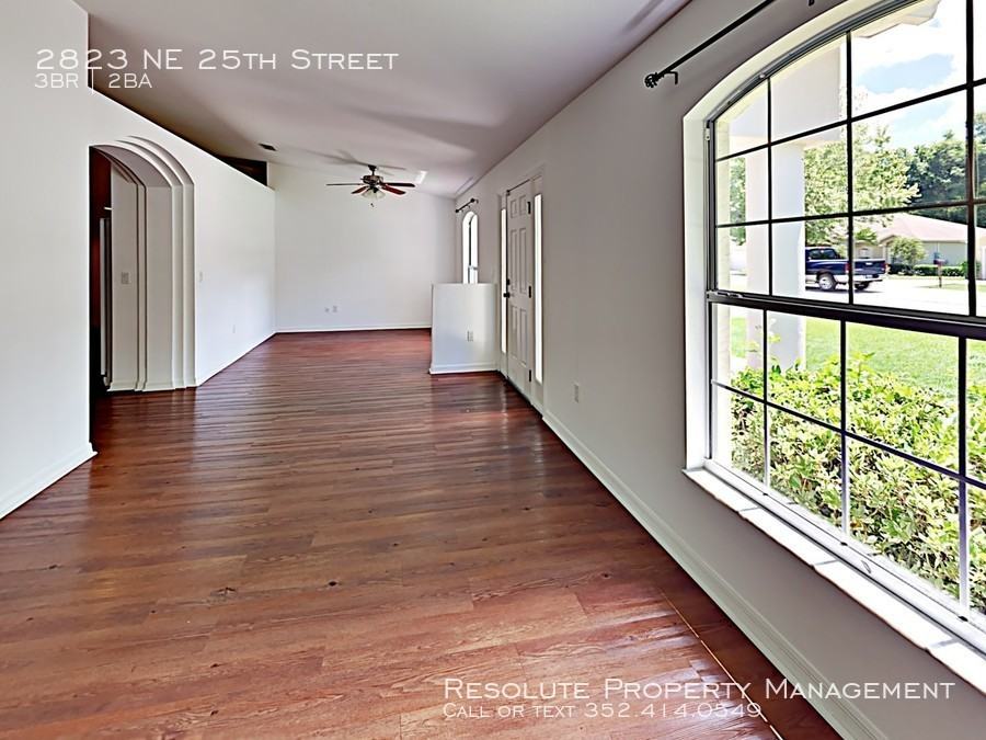 2823 NE 25th St - Photo 2 of 18