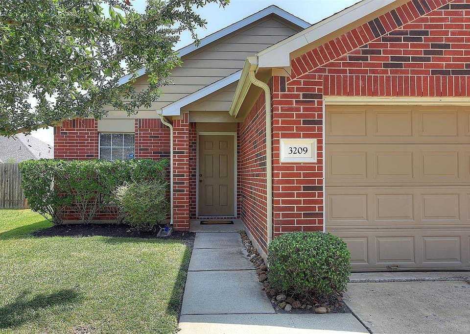 3209 Trail Hollow Drive