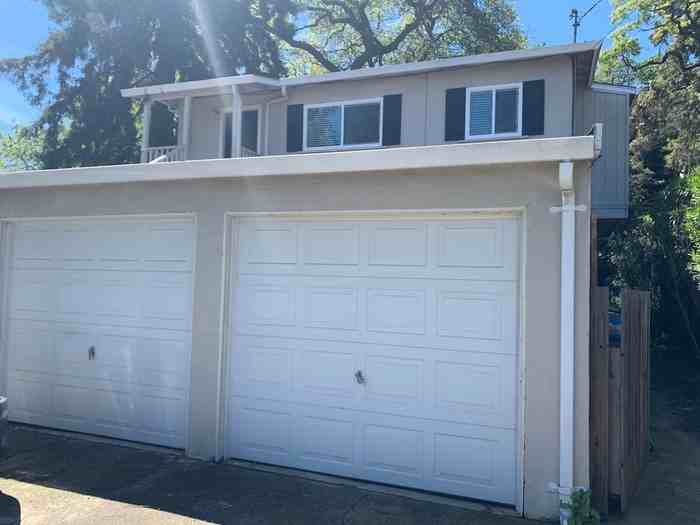 2111 Oakvale Rd - Photo 2 of 13