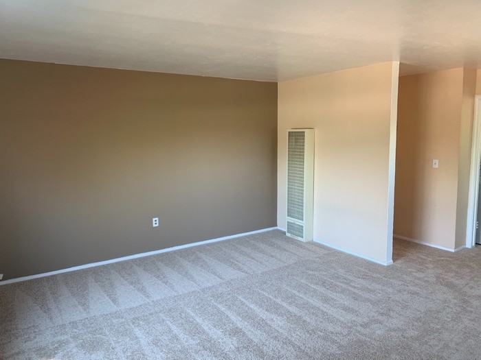 2111 Oakvale Rd - Photo 3 of 13