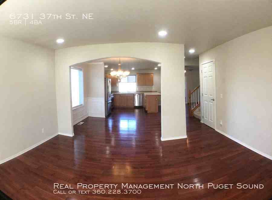 6731 37th St NE - Photo 2 of 20