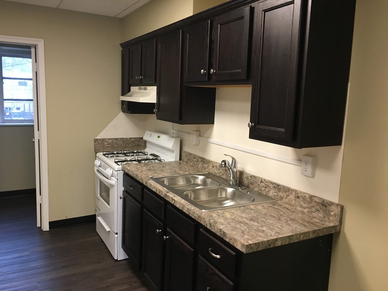 408 John St - Photo 2 of 15