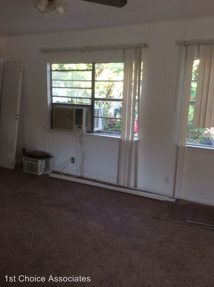 7026 Camp St - Photo 2 of 13