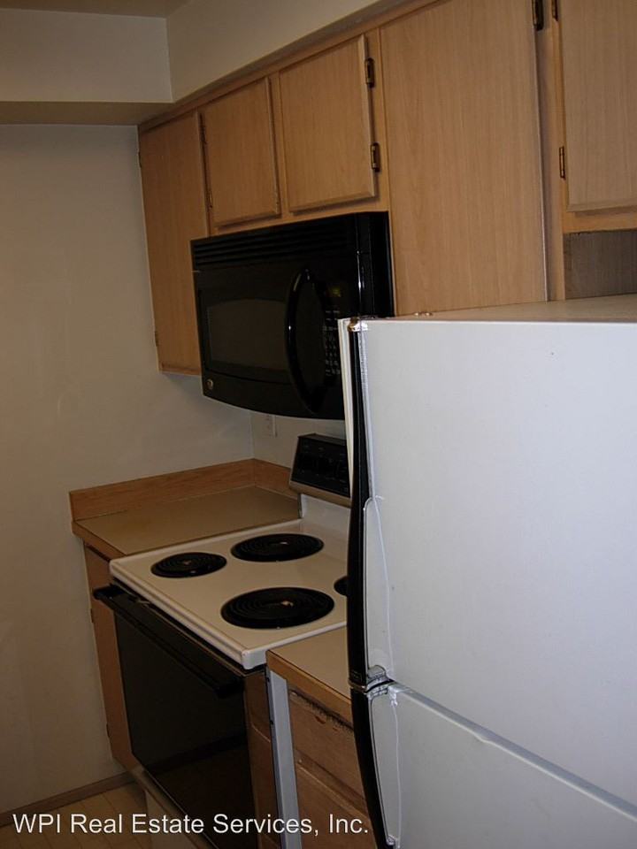 530 Melrose Ave E, - Photo 3 of 37