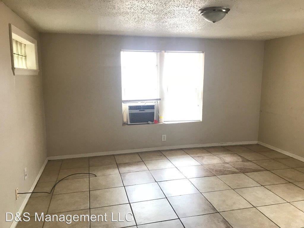 707 Ne 35th St - Photo 2 of 7