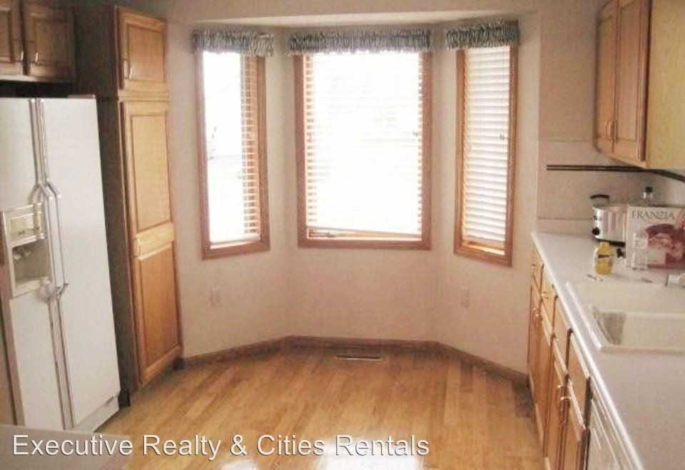 9487 92nd St S - Photo 3 of 6