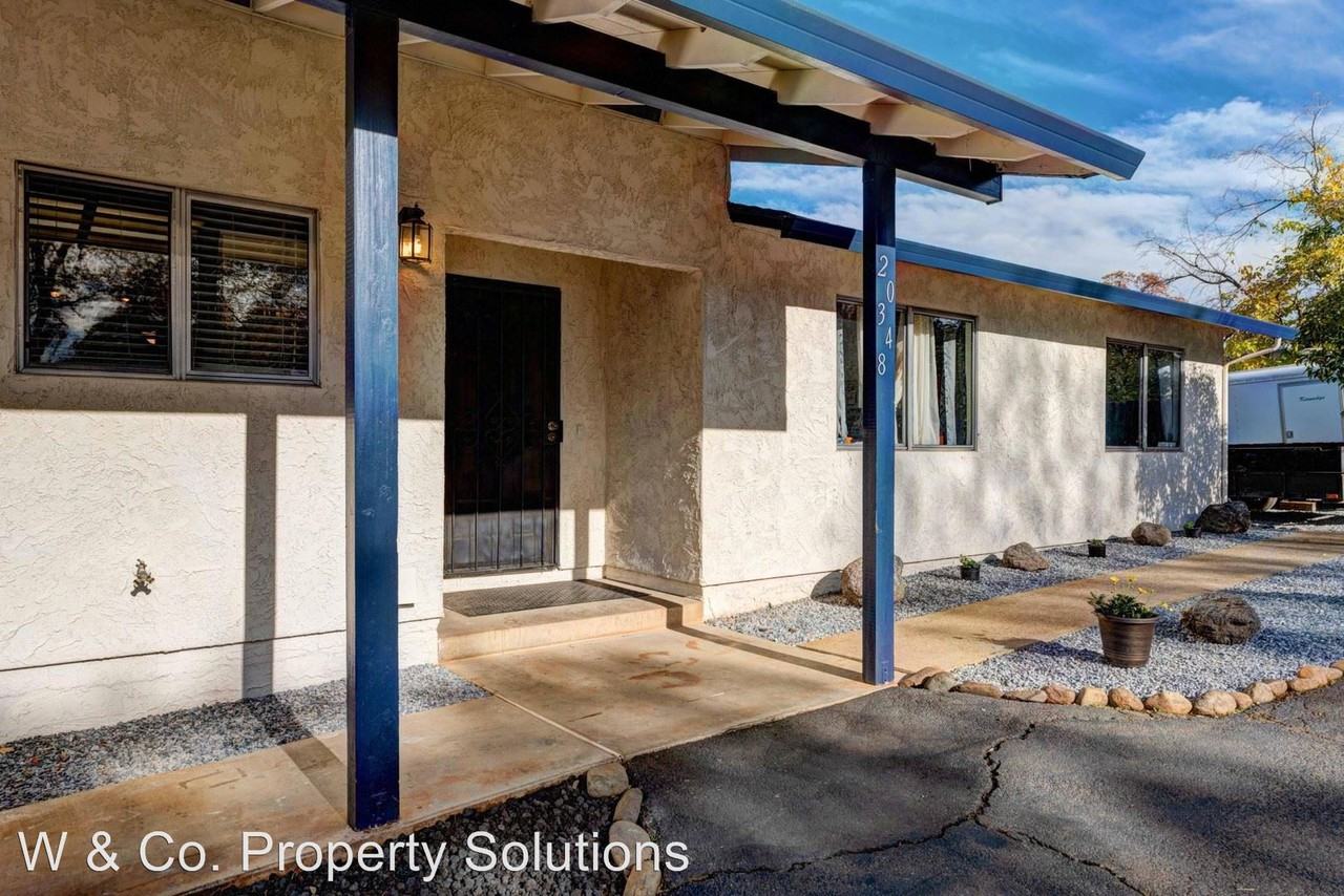 20348 Gibson Ct - Photo 2 of 12