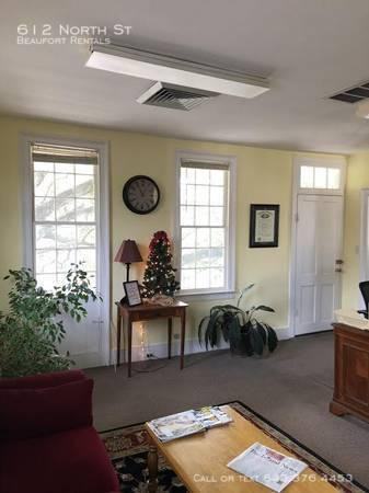 612 North St - Photo 3 of 9